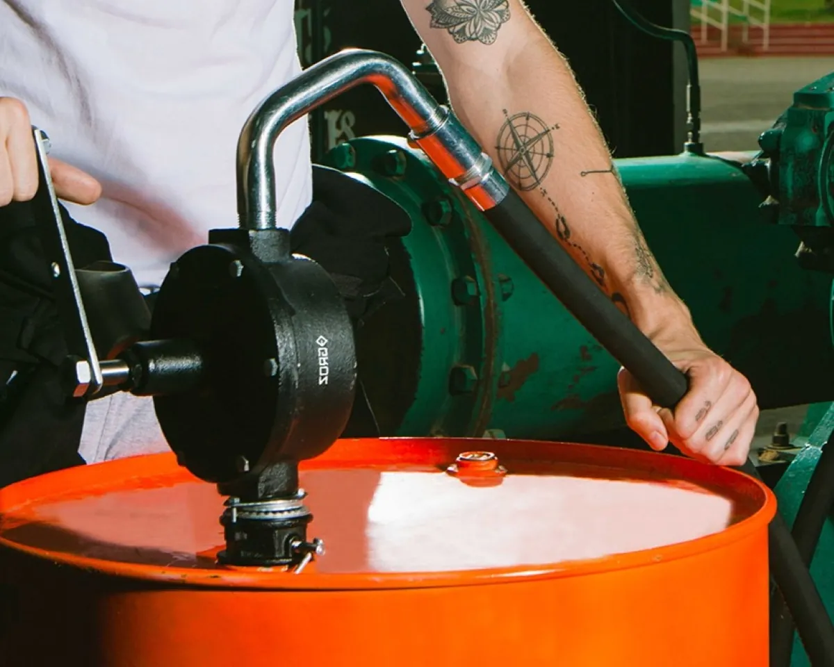 Industrial fluid transfer and management equipment