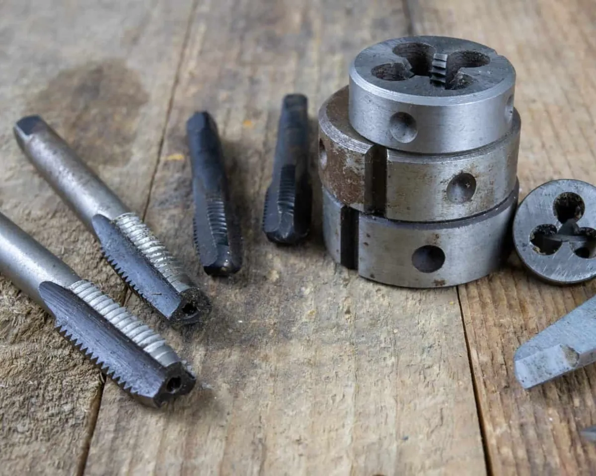Industrial cutting tools and threading dies for precision metal machining