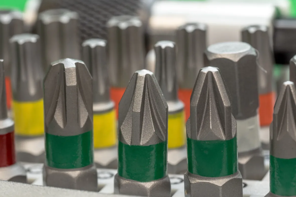 Screwdriver bits and Allen keys for fastening applications